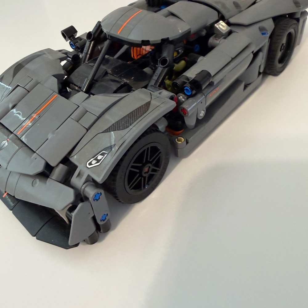 LEGO Technic Gray Sports Car Koenigsegg Jesko Building Toy - Like New 42173 - Picture 2 of 5